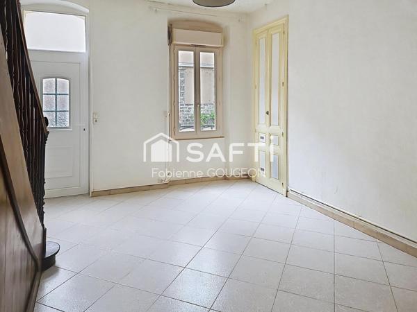 Maison de ville des années 20 , de 62 m² sur 130 m² de terrain deux chambres