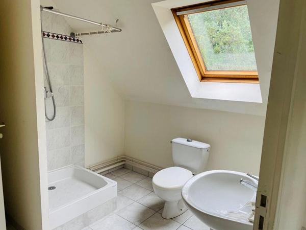 Maison Houdan 140 m2 , 3 très grandes chambres, grande pièce de vie, 1300m2 de jardin arboré