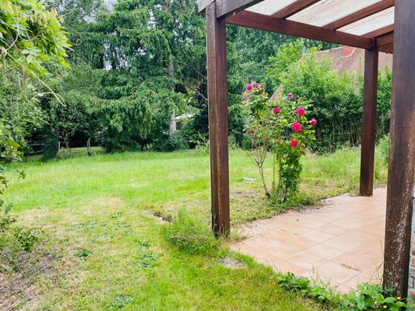 Maison Houdan 140 m2 , 3 très grandes chambres, grande pièce de vie, 1300m2 de jardin arboré