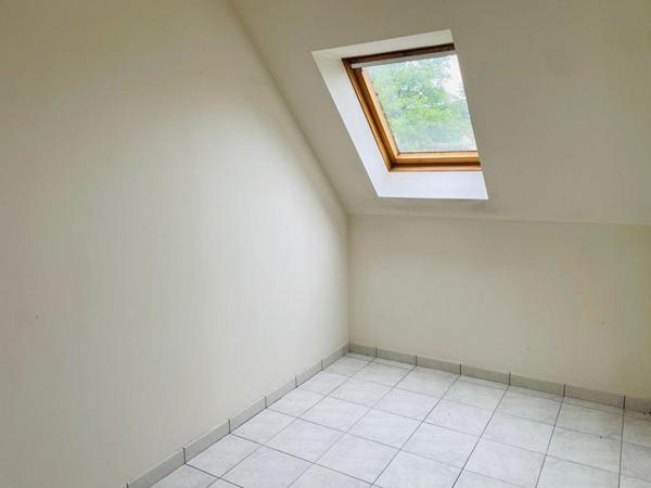 Maison Houdan 140 m2 , 3 très grandes chambres, grande pièce de vie, 1300m2 de jardin arboré