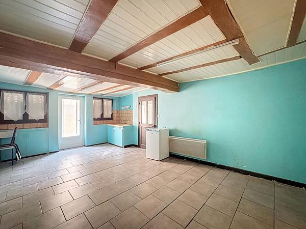 A vendre - Maison de 62m2, une chambre, à rénover à Chateauneuf Sur Sarthe