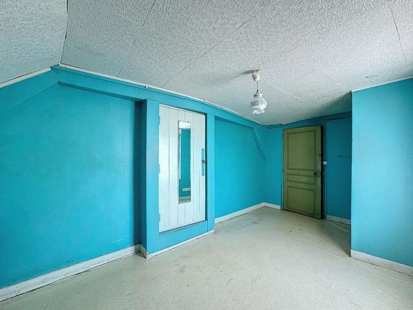 A vendre - Maison de 62m2, une chambre, à rénover à Chateauneuf Sur Sarthe