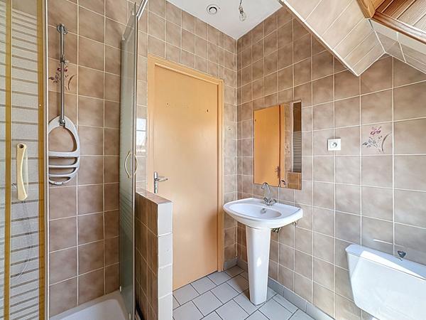 A vendre - Maison de 62m2, une chambre, à rénover à Chateauneuf Sur Sarthe