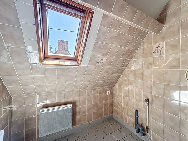 A vendre - Maison de 62m2, une chambre, à rénover à Chateauneuf Sur Sarthe