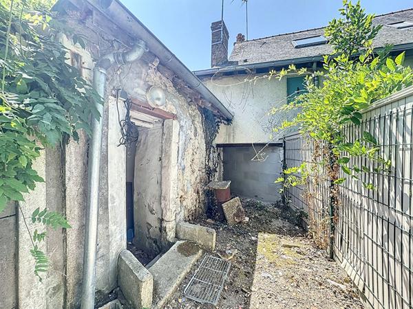 A vendre - Maison de 62m2, une chambre, à rénover à Chateauneuf Sur Sarthe