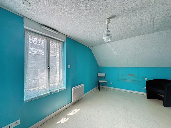 A vendre - Maison de 62m2, une chambre, à rénover à Chateauneuf Sur Sarthe