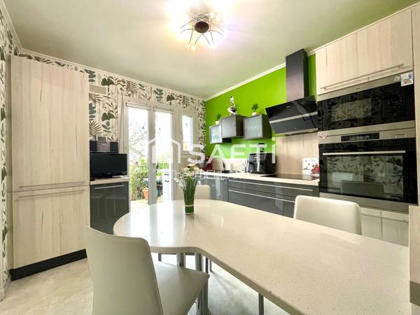 Maison avec jardin arboré, terrasse et sous-sol