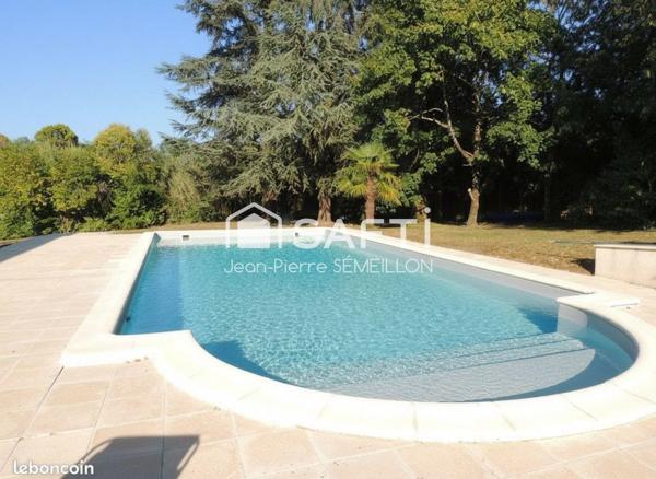 Villa d’architecte 4 chambres avec piscine et parc