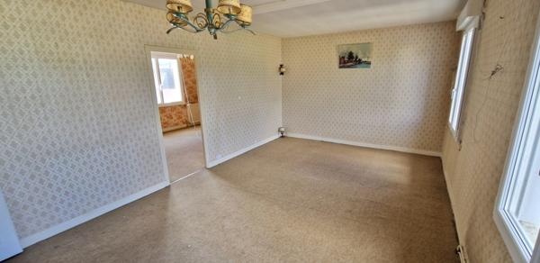 Exclusivité!!! RARE à 5 min TORIGNY SUR VIRE, Maison de 6 pièces, d'environ 145 m² avec vaste hangar et dépendances, GROS POTENTIEL!