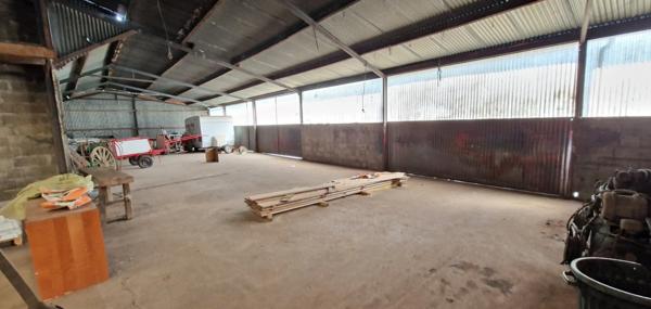 Exclusivité!!! RARE à 5 min TORIGNY SUR VIRE, Maison de 6 pièces, d'environ 145 m² avec vaste hangar et dépendances, GROS POTENTIEL!