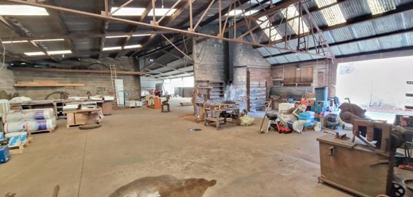 Exclusivité!!! RARE à 5 min TORIGNY SUR VIRE, Maison de 6 pièces, d'environ 145 m² avec vaste hangar et dépendances, GROS POTENTIEL!