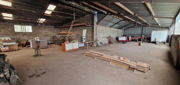 Exclusivité!!! RARE à 5 min TORIGNY SUR VIRE, Maison de 6 pièces, d'environ 145 m² avec vaste hangar et dépendances, GROS POTENTIEL!