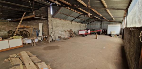 Exclusivité!!! RARE à 5 min TORIGNY SUR VIRE, Maison de 6 pièces, d'environ 145 m² avec vaste hangar et dépendances, GROS POTENTIEL!