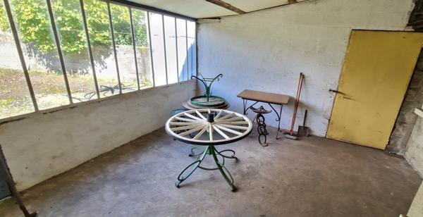 Exclusivité!!! RARE à 5 min TORIGNY SUR VIRE, Maison de 6 pièces, d'environ 145 m² avec vaste hangar et dépendances, GROS POTENTIEL!