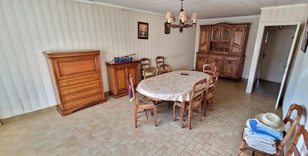 Exclusivité!!! RARE à 5 min TORIGNY SUR VIRE, Maison de 6 pièces, d'environ 145 m² avec vaste hangar et dépendances, GROS POTENTIEL!