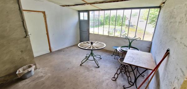 Exclusivité!!! RARE à 5 min TORIGNY SUR VIRE, Maison de 6 pièces, d'environ 145 m² avec vaste hangar et dépendances, GROS POTENTIEL!