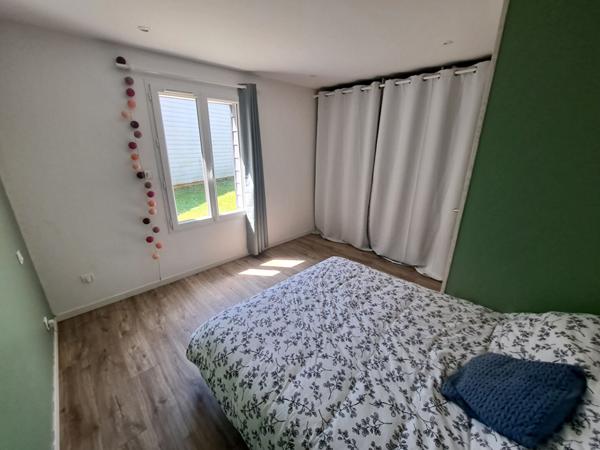 Maison plain pied contemporain 4 chambres jardin arboré et paysagé avec piscine situé à Petosse