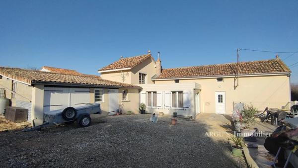 Jolie Maison Proche Du Centre Ville de CIVRAY