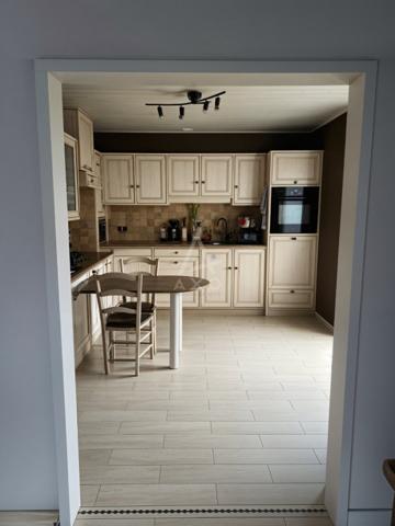 Grande maison familliale sur sous-sol hors lotissement