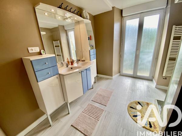 Maison à vendre 10 pièces 217,73 m² La Trinité-Porhoët