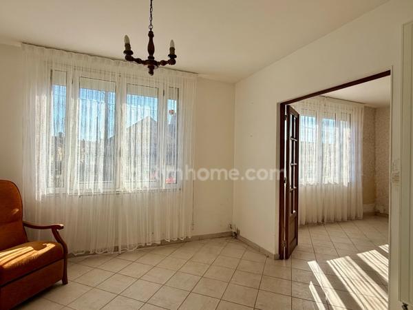 Maison sur sous-sol total à rénover - 106 m2 hab - La Croix En Brie (77)