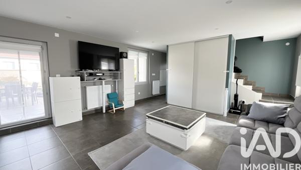 Maison à vendre 6 pièces 137 m² Le Chambon-Feugerolles