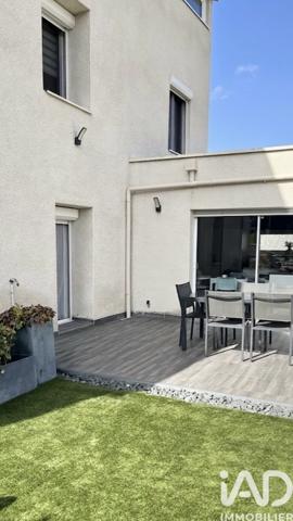 Maison à vendre 6 pièces 137 m² Le Chambon-Feugerolles