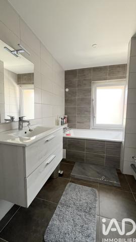 Maison à vendre 6 pièces 137 m² Le Chambon-Feugerolles