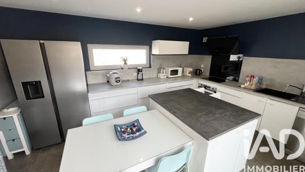 Maison à vendre 6 pièces 137 m² Le Chambon-Feugerolles