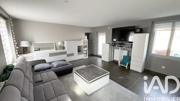 Maison à vendre 6 pièces 137 m² Le Chambon-Feugerolles