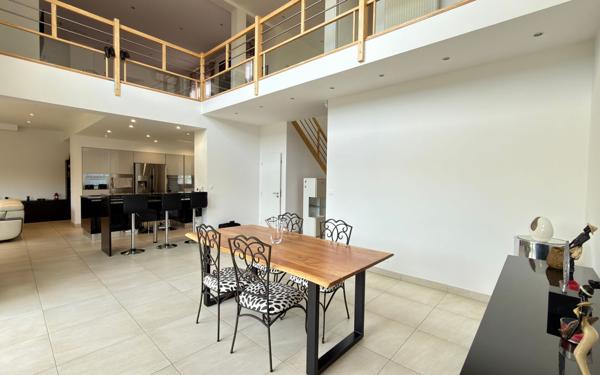 Maison à vendre    6 pièces • 261 m2 Neuilly-sur-Marne