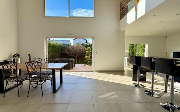 Maison à vendre    6 pièces • 261 m2 Neuilly-sur-Marne