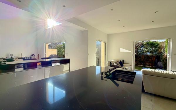 Maison à vendre    6 pièces • 261 m2 Neuilly-sur-Marne