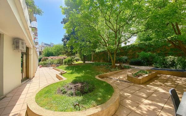 Appartement à vendre    3 pièces • 67,03 m2 Lyon 7