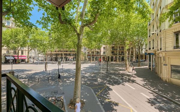 Appartement à vendre    3 pièces • 67,03 m2 Lyon 7