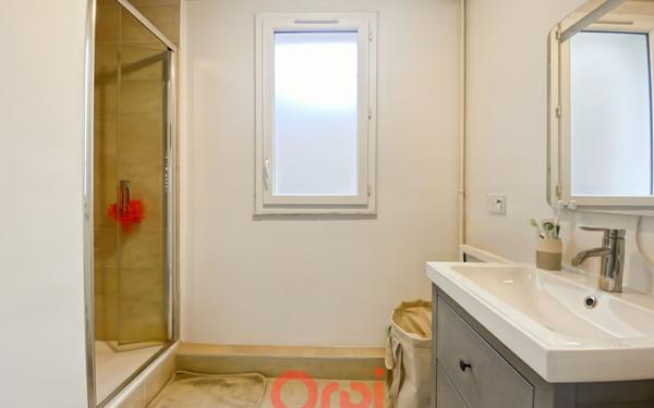 Appartement à vendre    2 pièces • 41,26 m2 Lyon 8