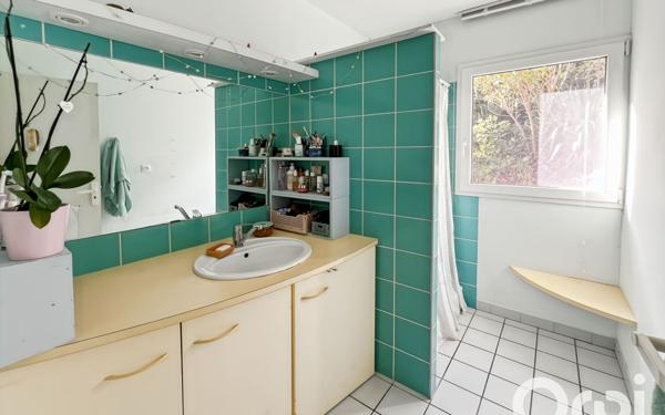 Maison à vendre    6 pièces •  Bourg-Saint-Andéol