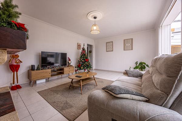 MAISON 3 CHAMBRES + DÉPENDANCE ? RÉNOVATION RÉCENTE ? POTENTIEL D'AGRANDISSEMENT ? BOURG DYNAMIQUE