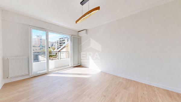 NICE - FLEURS : JOLI 3 PIÈCES AVEC BALCON  AU CALME