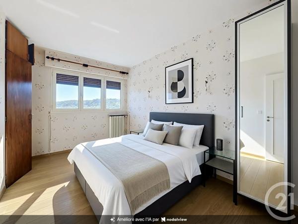 Appartement T3 à vendre  3 pièces - 67 m 2   PERIGUEUX  - 24