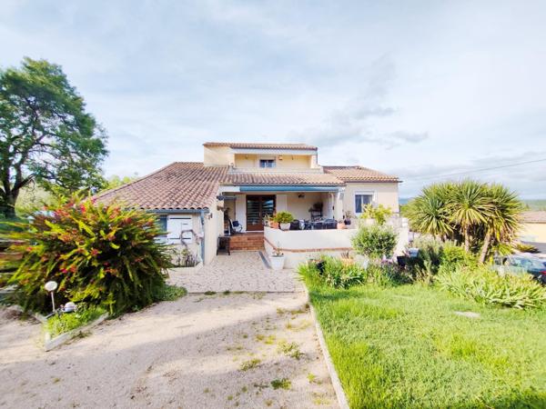 A SAISIR maison familiale rénovée avec studio independnant sur la commune de Lavilledieu