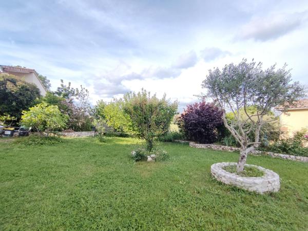 A SAISIR maison familiale rénovée avec studio independnant sur la commune de Lavilledieu