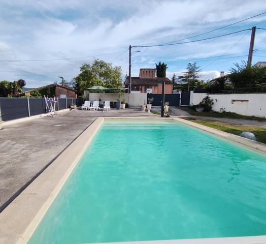 A SAISIR maison familiale rénovée avec studio independnant sur la commune de Lavilledieu