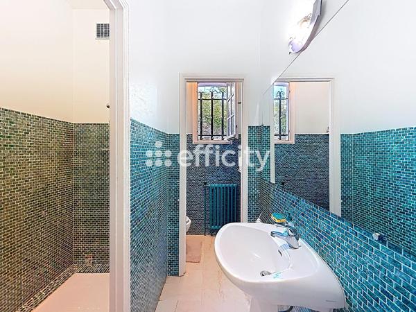 Maison
         8 pièces
        - 275 m² Bien prestige 729 000 € *