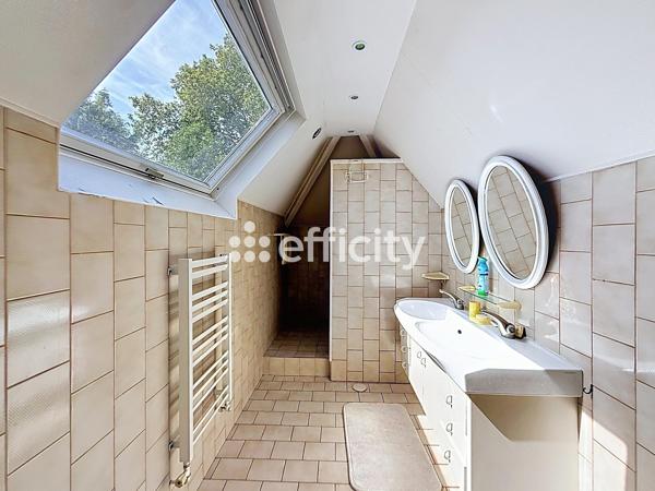 Maison
         8 pièces
        - 275 m² Bien prestige 729 000 € *