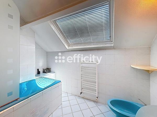 Maison
         8 pièces
        - 275 m² Bien prestige 729 000 € *