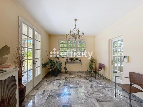Maison
         8 pièces
        - 275 m² Bien prestige 729 000 € *