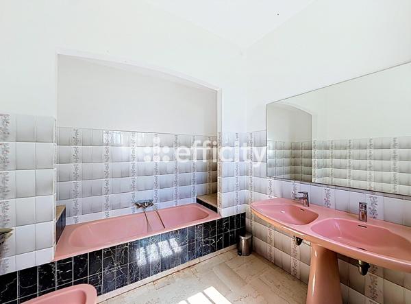 Maison
         8 pièces
        - 275 m² Bien prestige 729 000 € *
