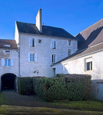 Immeuble de rapport avec cour et cachet ancien