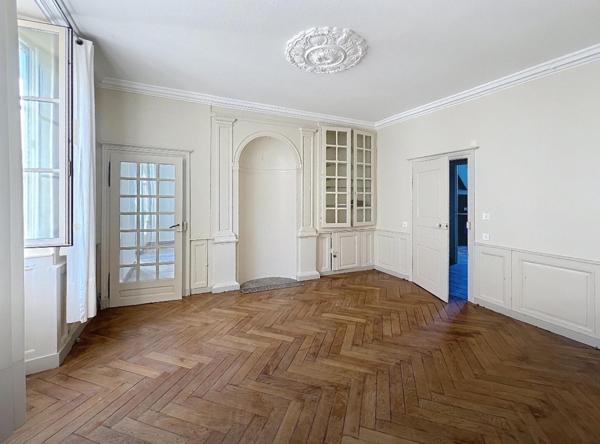 Immeuble de rapport avec cour et cachet ancien